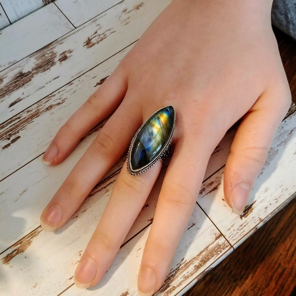 Labradorite Bali Silver Ring - Picture 2 of 4